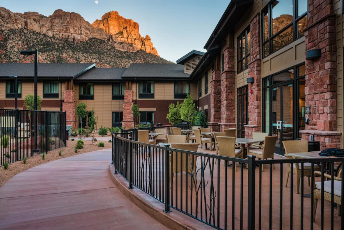 Hampton Hotel with Red Rocks in the background